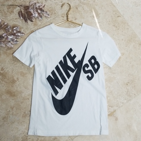 Nike Tops - 4/$15 NIKE SB White Medium Top
